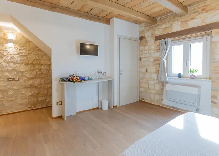 招待所 Il Fiore Del Conero 4*